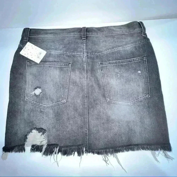 Free People We the Free Black Demin Destroyed Mini Skirt New with tags - Picture 6 of 8